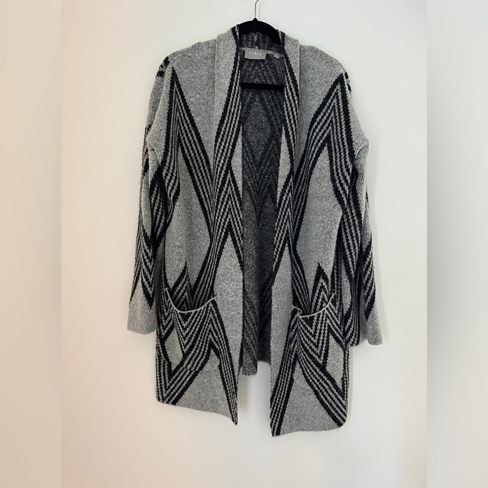 Cyrus sweater size large